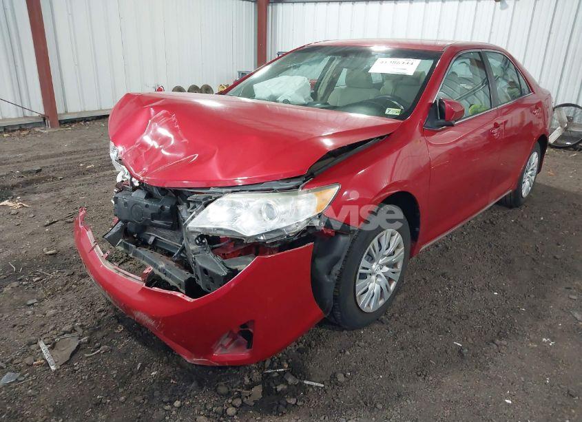 Photo 2 of 2014 Toyota Camry LE (VIN 4T1BF1FK1EU848311)