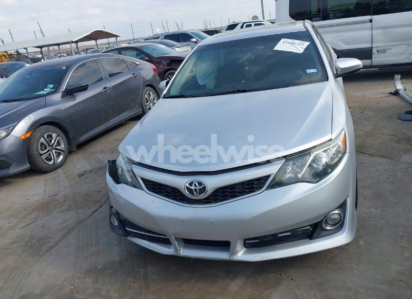 Photo 13 of 2014 Toyota Camry SE (VIN 4T1BF1FK1EU852441)