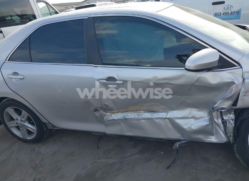 Photo 14 of 2014 Toyota Camry SE (VIN 4T1BF1FK1EU852441)