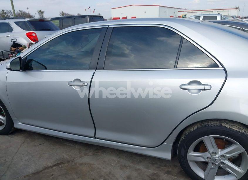 Photo 15 of 2014 Toyota Camry SE (VIN 4T1BF1FK1EU852441)