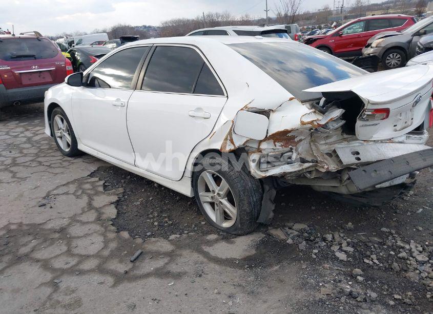 Photo 3 of 2014 Toyota Camry SE (VIN 4T1BF1FK1EU861480)