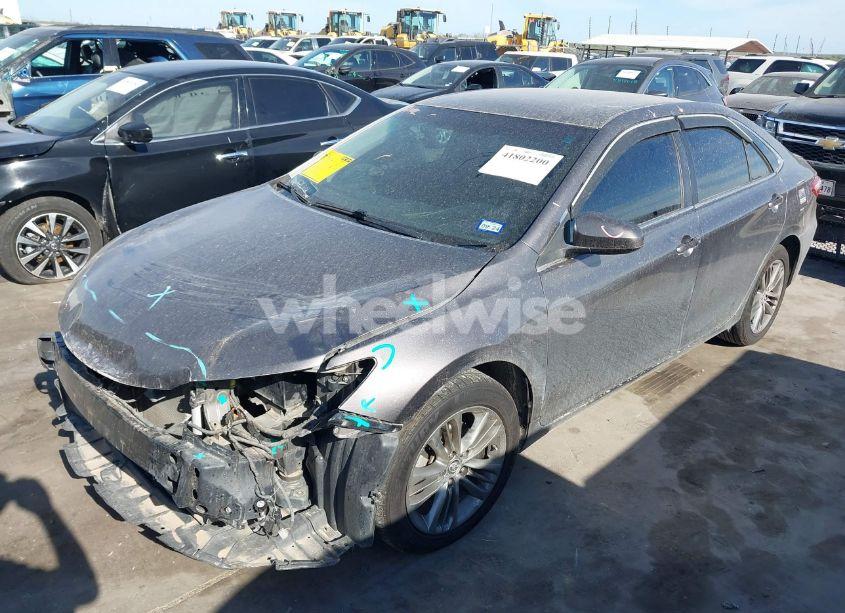 Photo 2 of 2015 Toyota Camry SE (VIN 4T1BF1FK1FU013326)