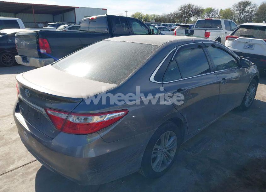 Photo 4 of 2015 Toyota Camry SE (VIN 4T1BF1FK1FU013326)