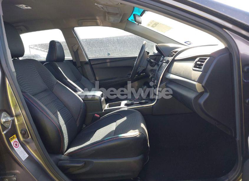 Photo 5 of 2015 Toyota Camry SE (VIN 4T1BF1FK1FU013326)