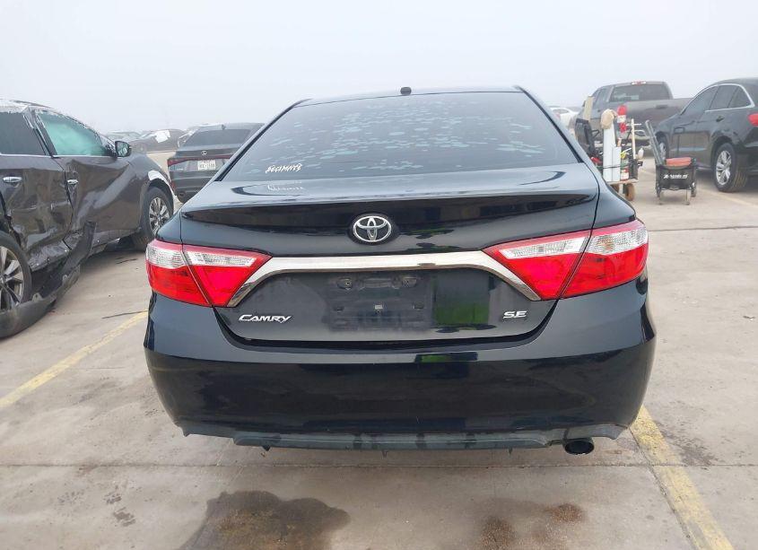 Photo 17 of 2015 Toyota Camry SE (VIN 4T1BF1FK1FU020731)