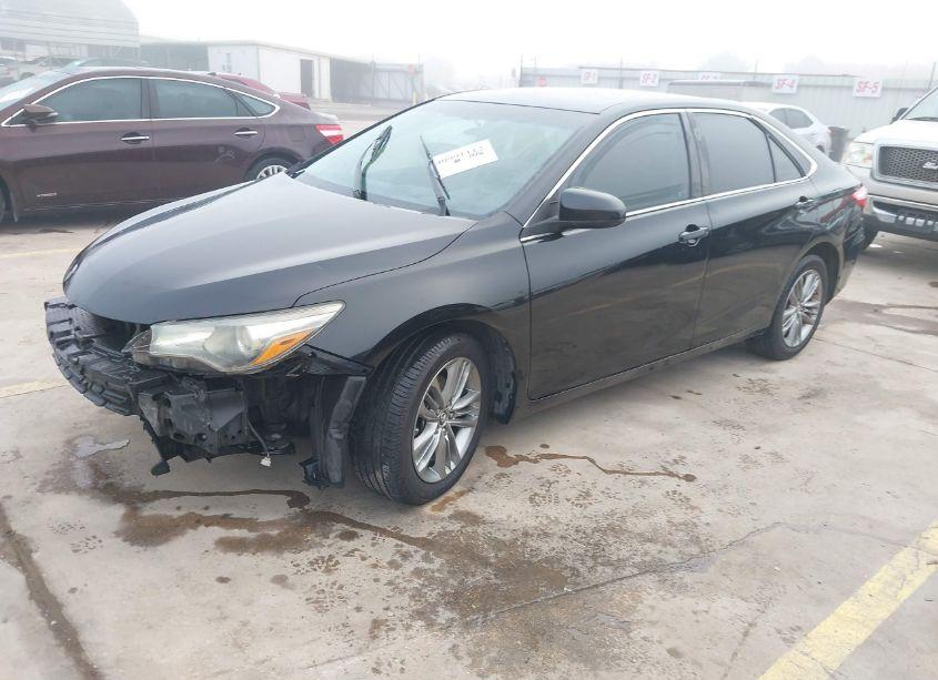 Photo 2 of 2015 Toyota Camry SE (VIN 4T1BF1FK1FU020731)