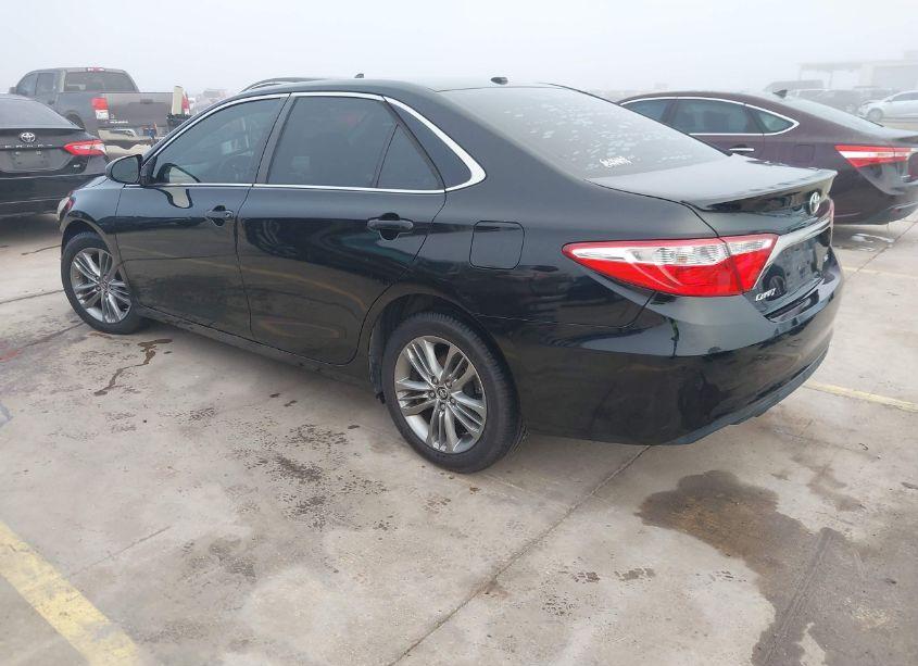 Photo 3 of 2015 Toyota Camry SE (VIN 4T1BF1FK1FU020731)