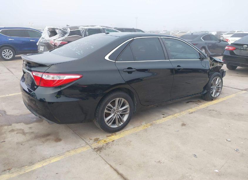 Photo 4 of 2015 Toyota Camry SE (VIN 4T1BF1FK1FU020731)