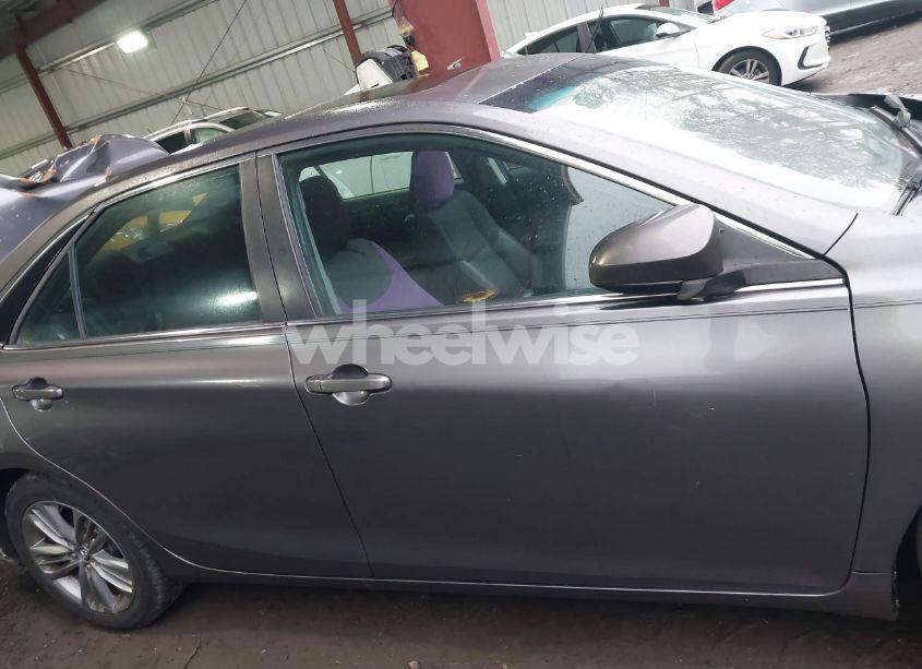 Photo 13 of 2015 Toyota Camry SE (VIN 4T1BF1FK1FU020986)