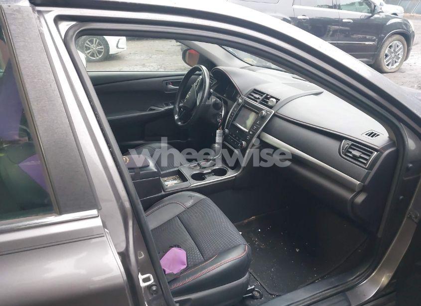 Photo 5 of 2015 Toyota Camry SE (VIN 4T1BF1FK1FU020986)