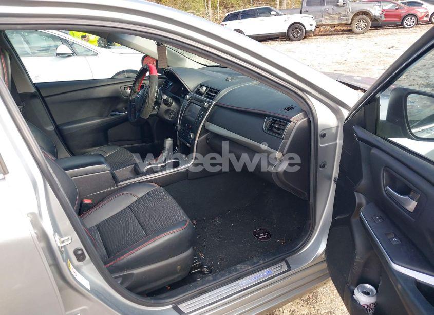 Photo 5 of 2015 Toyota Camry SE (VIN 4T1BF1FK1FU021779)