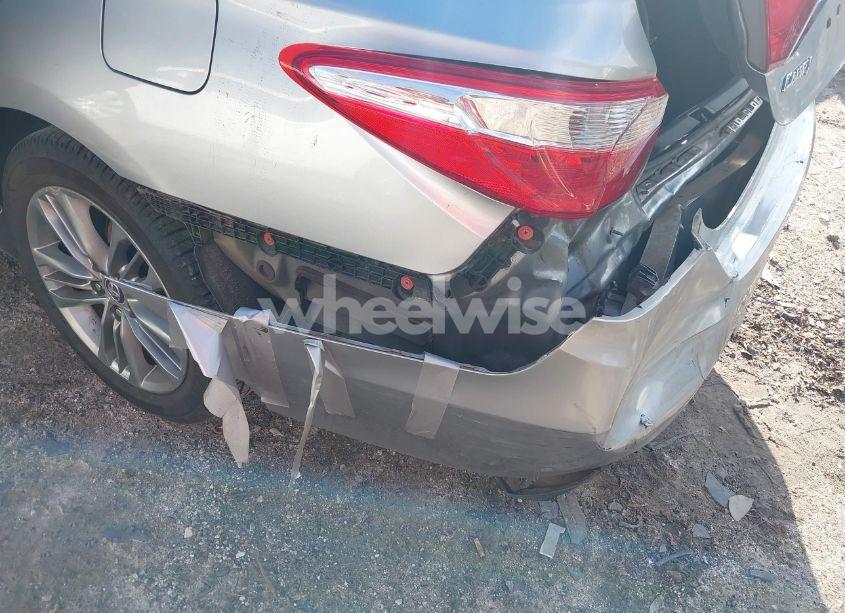 Photo 6 of 2015 Toyota Camry SE (VIN 4T1BF1FK1FU021779)