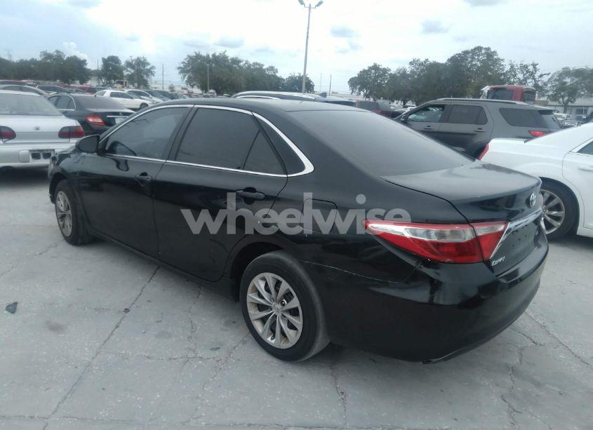 Photo 3 of 2015 Toyota Camry LE (VIN 4T1BF1FK1FU026383)