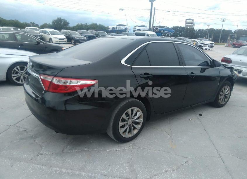 Photo 4 of 2015 Toyota Camry LE (VIN 4T1BF1FK1FU026383)