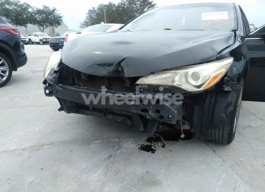 Photo 6 of 2015 Toyota Camry LE (VIN 4T1BF1FK1FU026383)