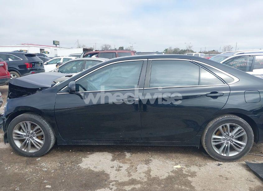 Photo 13 of 2015 Toyota Camry SE (VIN 4T1BF1FK1FU028652)