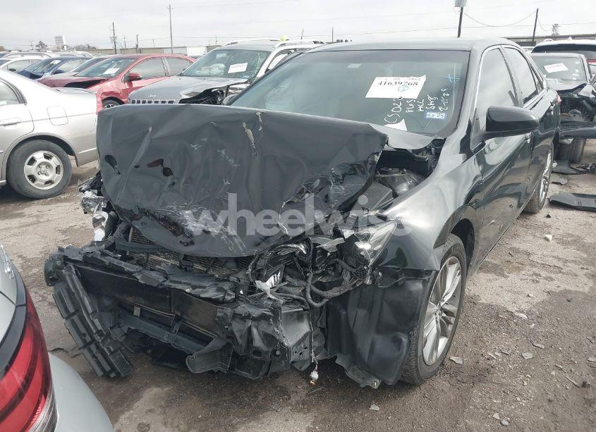 Photo 2 of 2015 Toyota Camry SE (VIN 4T1BF1FK1FU028652)