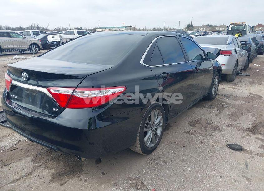 Photo 4 of 2015 Toyota Camry SE (VIN 4T1BF1FK1FU028652)