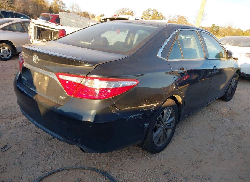 Photo 4 of 2015 Toyota Camry SE (VIN 4T1BF1FK1FU058251)