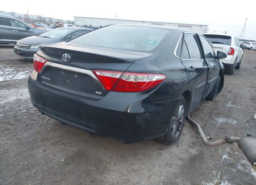 Photo 4 of 2015 Toyota Camry SE (VIN 4T1BF1FK1FU064809)