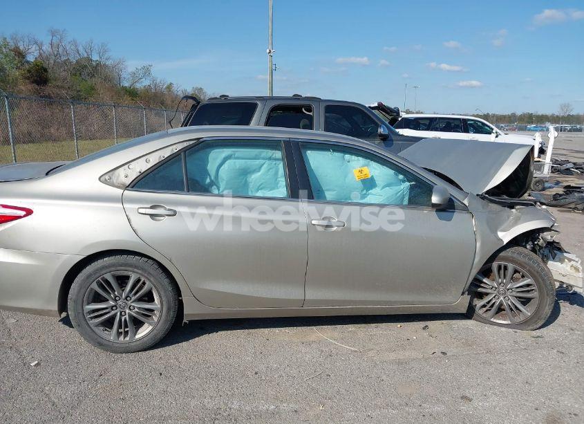 Photo 14 of 2015 Toyota Camry SE (VIN 4T1BF1FK1FU068035)