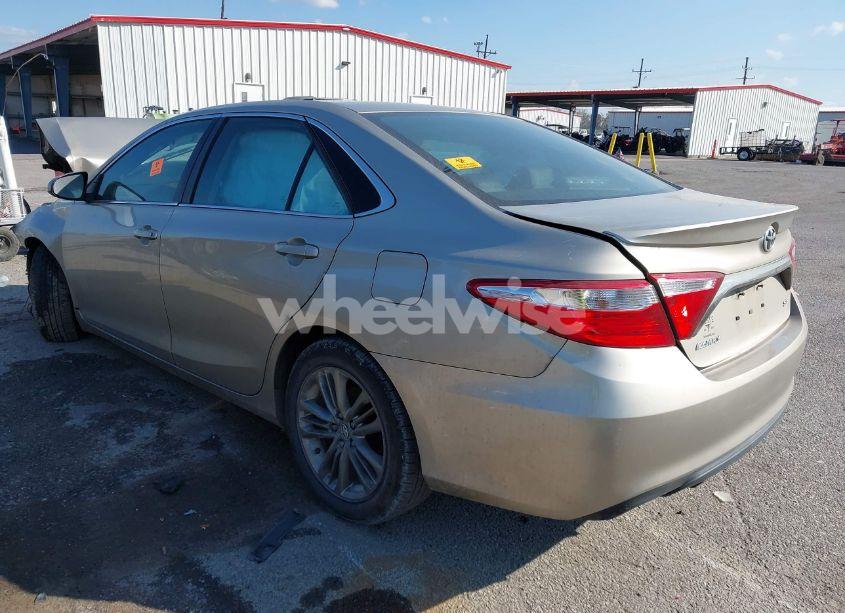 Photo 3 of 2015 Toyota Camry SE (VIN 4T1BF1FK1FU068035)