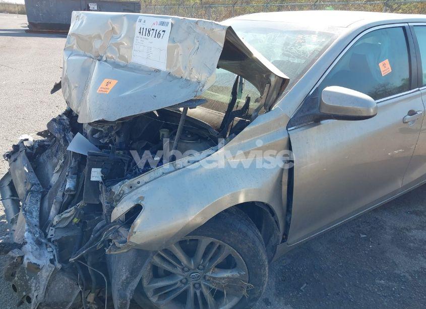 Photo 6 of 2015 Toyota Camry SE (VIN 4T1BF1FK1FU068035)