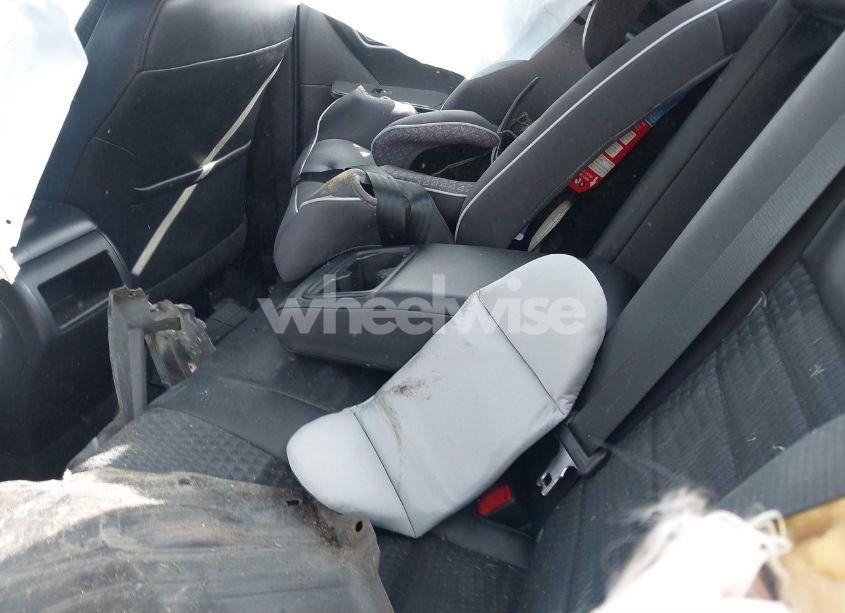 Photo 8 of 2015 Toyota Camry SE (VIN 4T1BF1FK1FU068035)