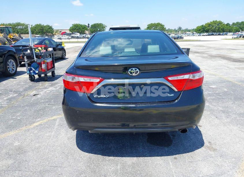 Photo 16 of 2015 Toyota Camry SE (VIN 4T1BF1FK1FU072635)