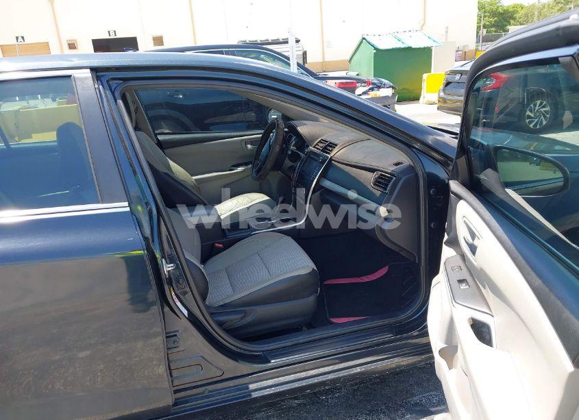 Photo 5 of 2015 Toyota Camry SE (VIN 4T1BF1FK1FU072635)