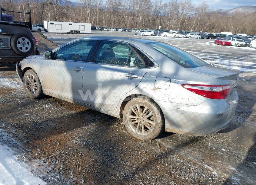 Photo 3 of 2015 Toyota Camry SE (VIN 4T1BF1FK1FU078113)