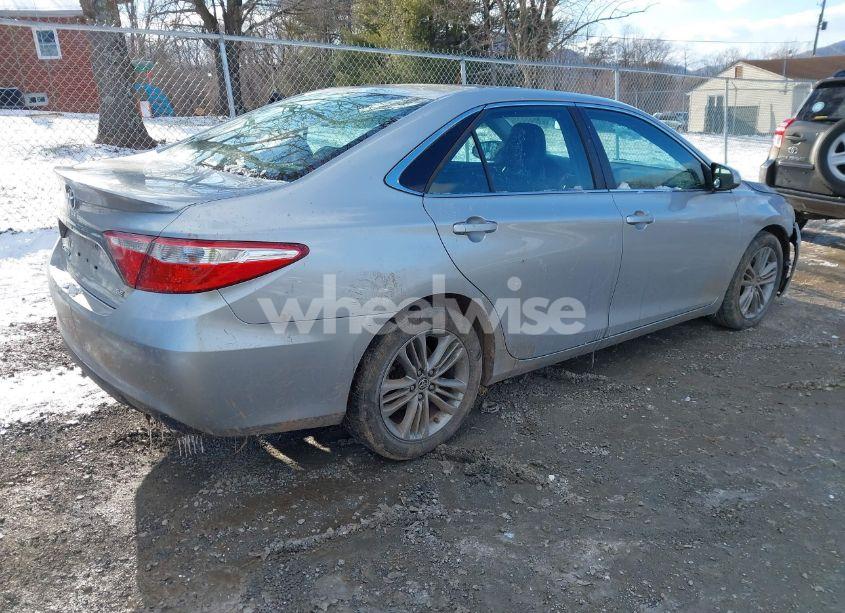Photo 4 of 2015 Toyota Camry SE (VIN 4T1BF1FK1FU078113)