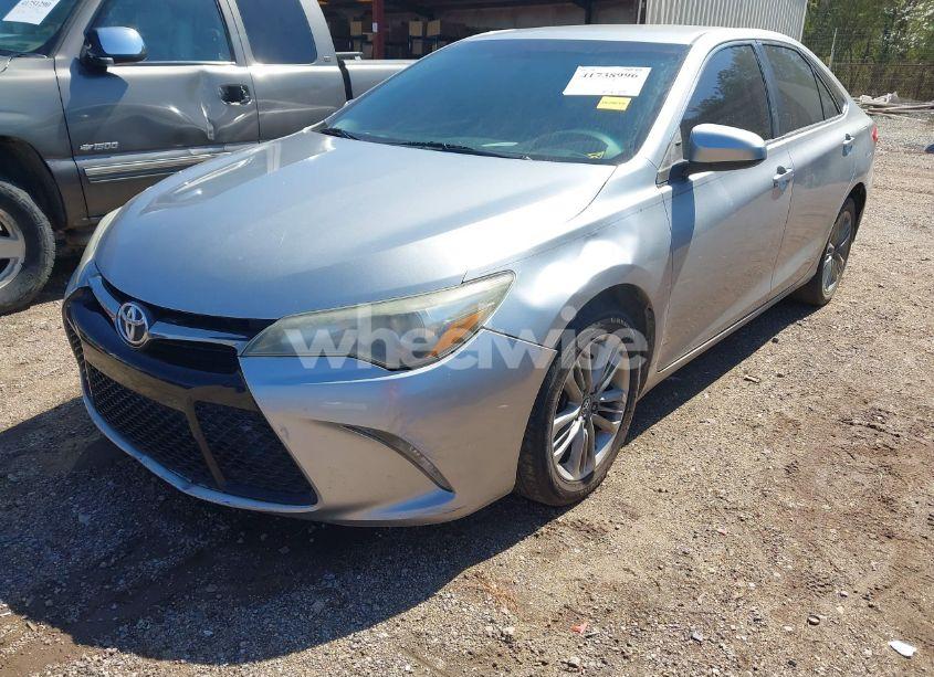 Photo 2 of 2015 Toyota Camry SE (VIN 4T1BF1FK1FU086566)