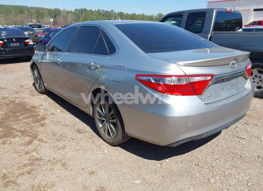 Photo 3 of 2015 Toyota Camry SE (VIN 4T1BF1FK1FU086566)