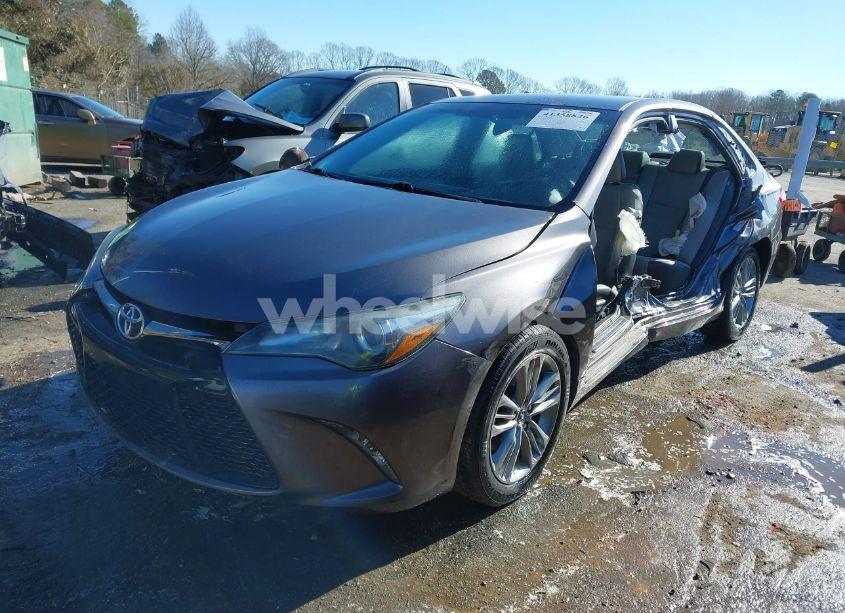 Photo 2 of 2015 Toyota Camry SE (VIN 4T1BF1FK1FU098278)