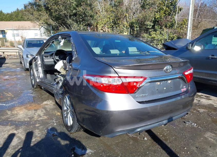 Photo 3 of 2015 Toyota Camry SE (VIN 4T1BF1FK1FU098278)