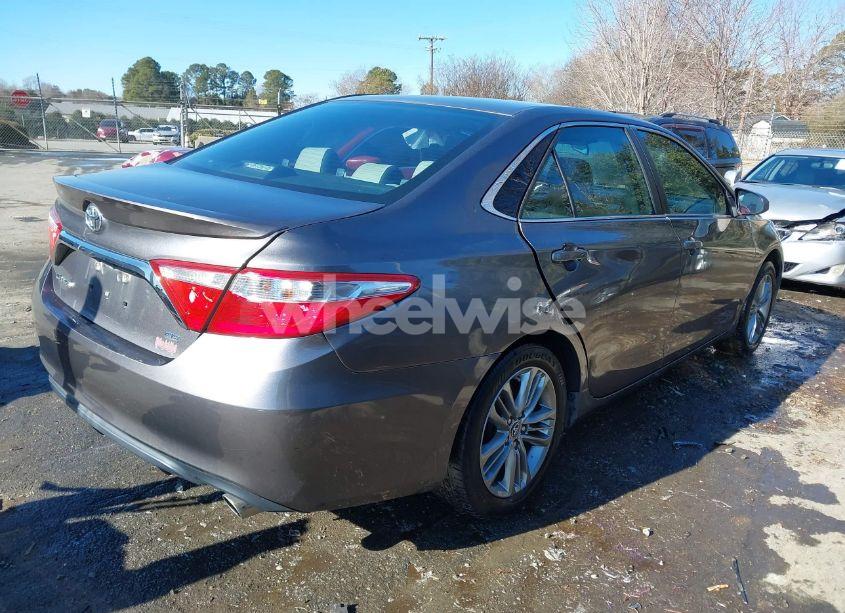 Photo 4 of 2015 Toyota Camry SE (VIN 4T1BF1FK1FU098278)