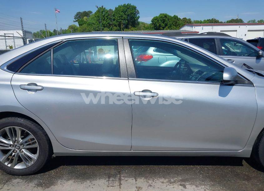 Photo 13 of 2015 Toyota Camry SE (VIN 4T1BF1FK1FU100580)