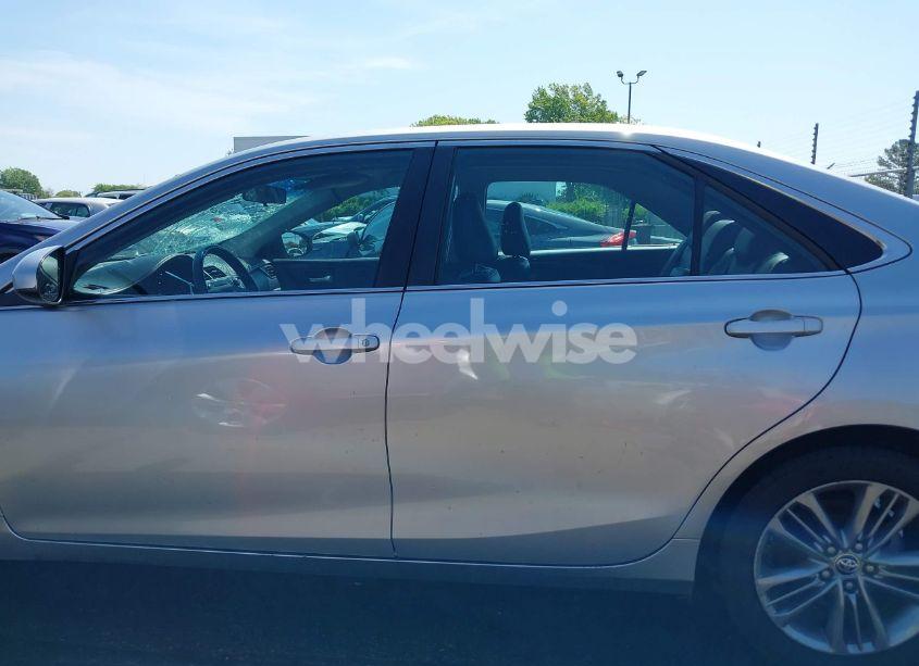 Photo 14 of 2015 Toyota Camry SE (VIN 4T1BF1FK1FU100580)