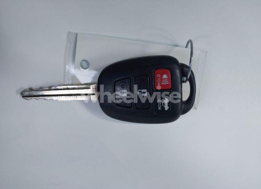 Photo 15 of 2015 Toyota Camry SE (VIN 4T1BF1FK1FU100580)