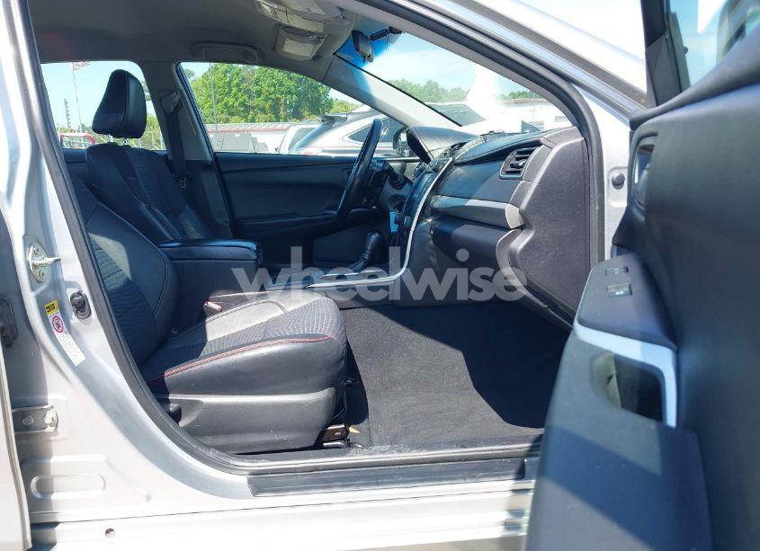 Photo 5 of 2015 Toyota Camry SE (VIN 4T1BF1FK1FU100580)