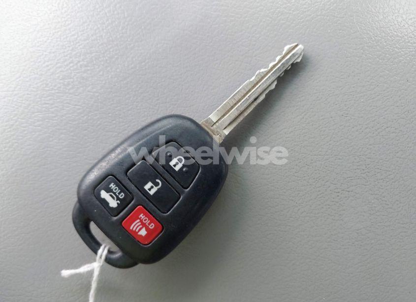 Photo 11 of 2015 Toyota Camry LE (VIN 4T1BF1FK1FU475840)