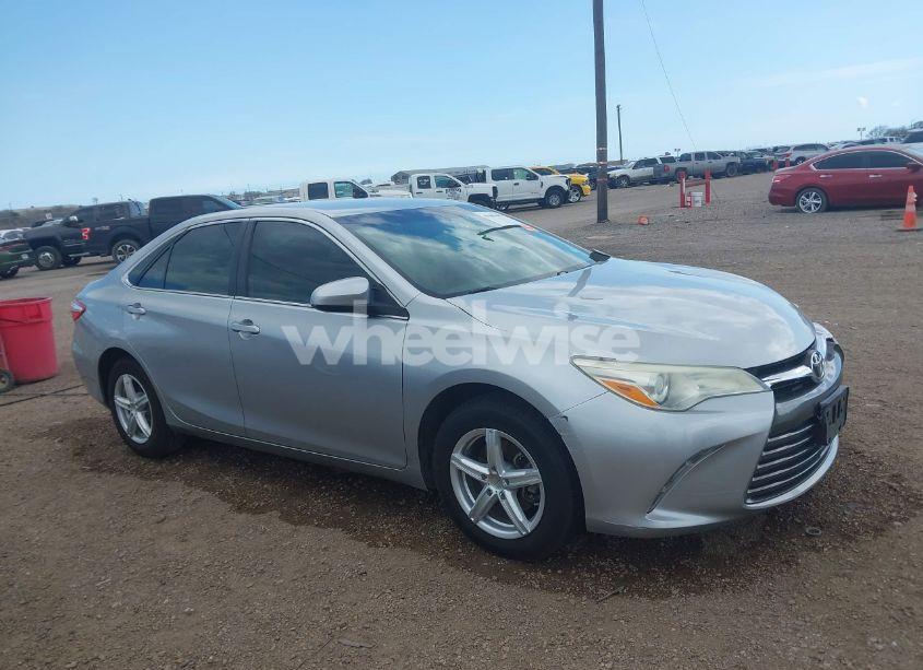 Photo 13 of 2015 Toyota Camry LE (VIN 4T1BF1FK1FU475840)