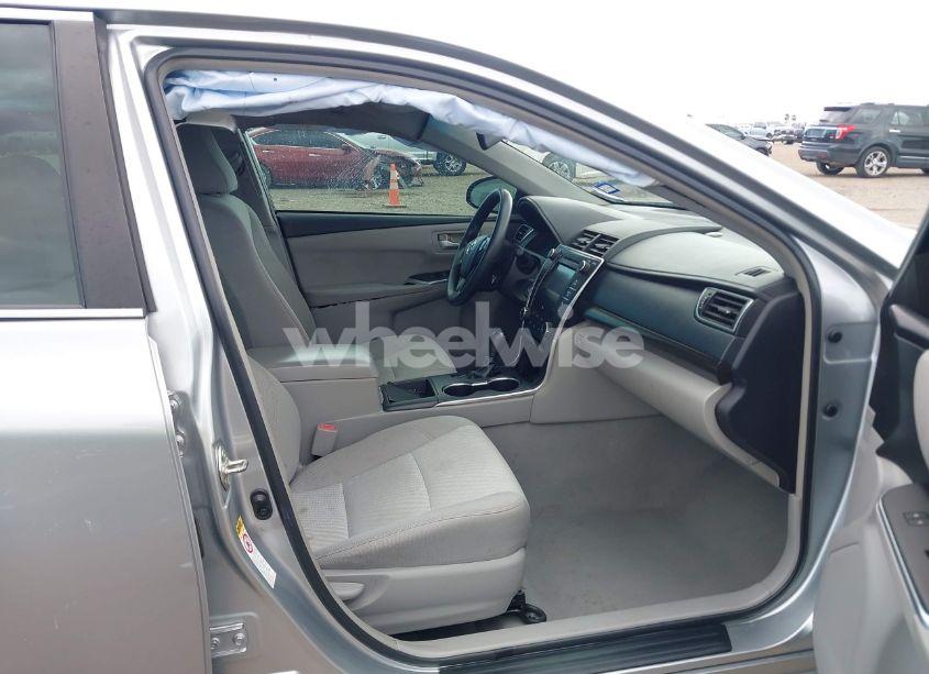 Photo 5 of 2015 Toyota Camry LE (VIN 4T1BF1FK1FU475840)