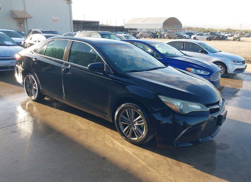 2015 Toyota Camry SE (VIN 4T1BF1FK1FU479077) main photo