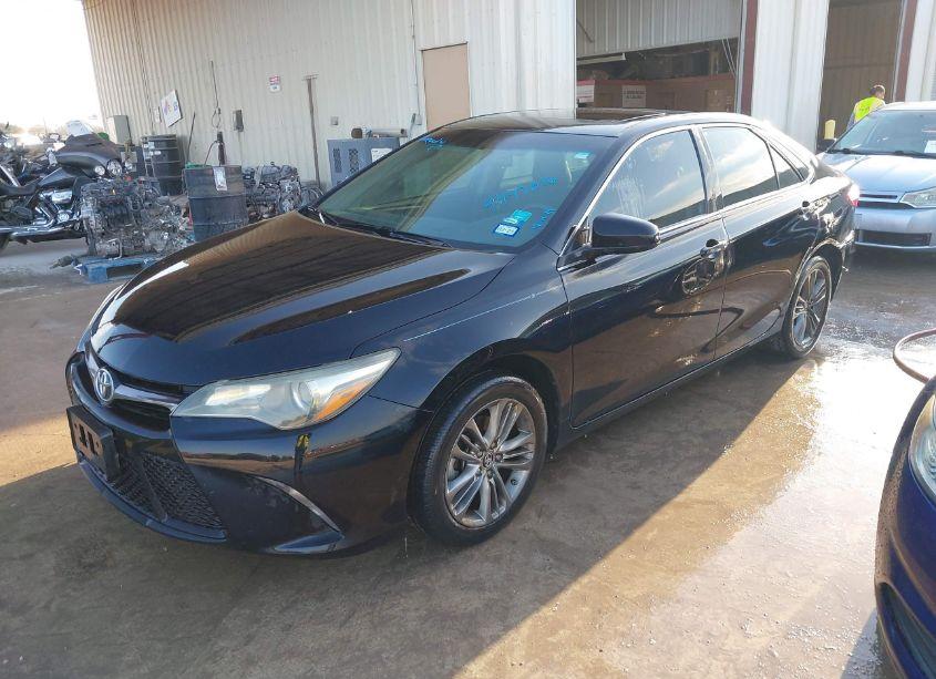 Photo 2 of 2015 Toyota Camry SE (VIN 4T1BF1FK1FU479077)