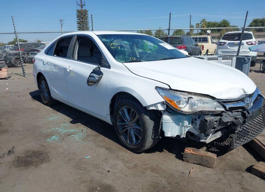 Photo 13 of 2015 Toyota Camry SE (VIN 4T1BF1FK1FU486773)