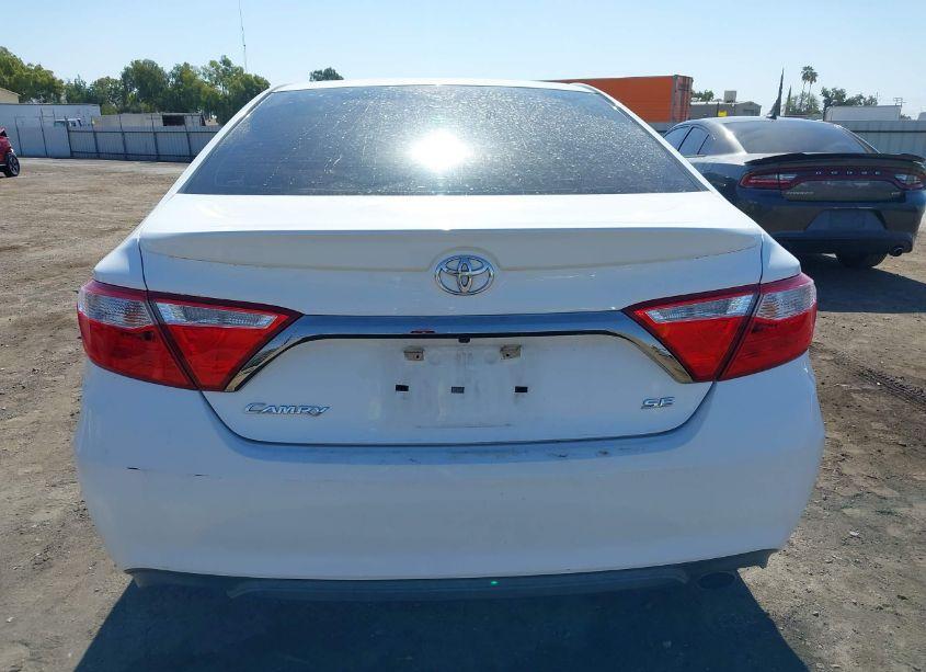 Photo 16 of 2015 Toyota Camry SE (VIN 4T1BF1FK1FU486773)