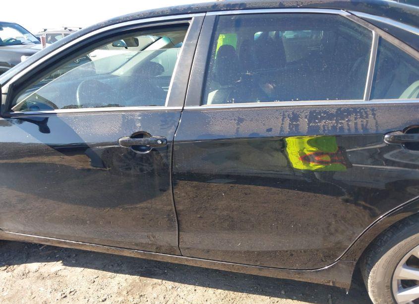 Photo 13 of 2015 Toyota Camry SE (VIN 4T1BF1FK1FU490113)