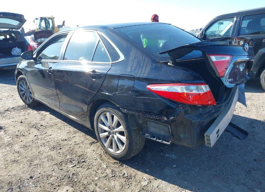 Photo 3 of 2015 Toyota Camry SE (VIN 4T1BF1FK1FU490113)